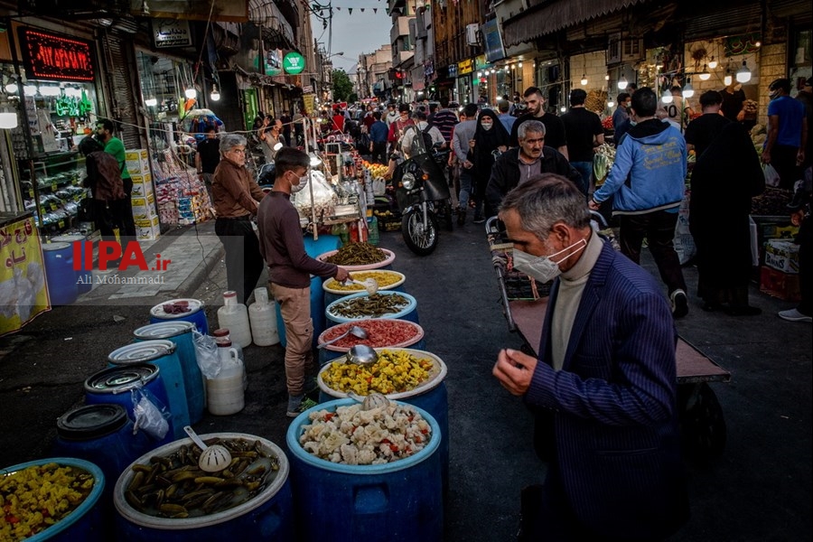   حوالی افطار در میدان امام حسین(ع)