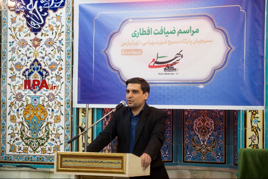   افطاری ساده در مسجد حضرت صاحب الزمان تهران