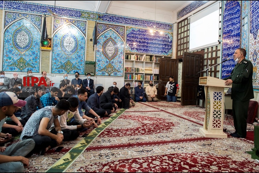   افطاری ساده در مسجد حضرت صاحب الزمان تهران