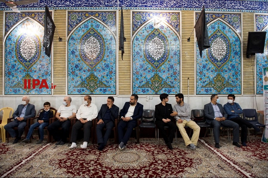   افطاری ساده در مسجد حضرت صاحب الزمان تهران