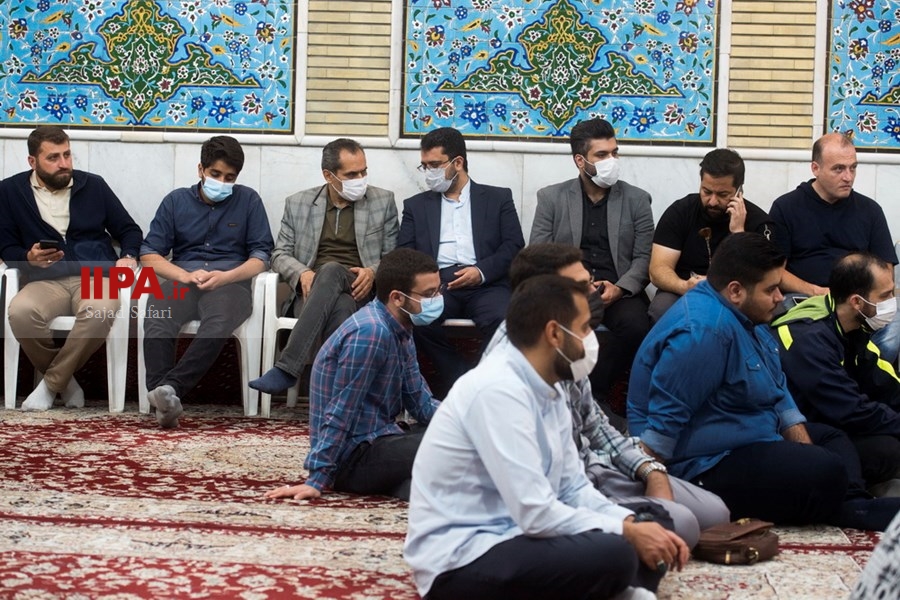   افطاری ساده در مسجد حضرت صاحب الزمان تهران