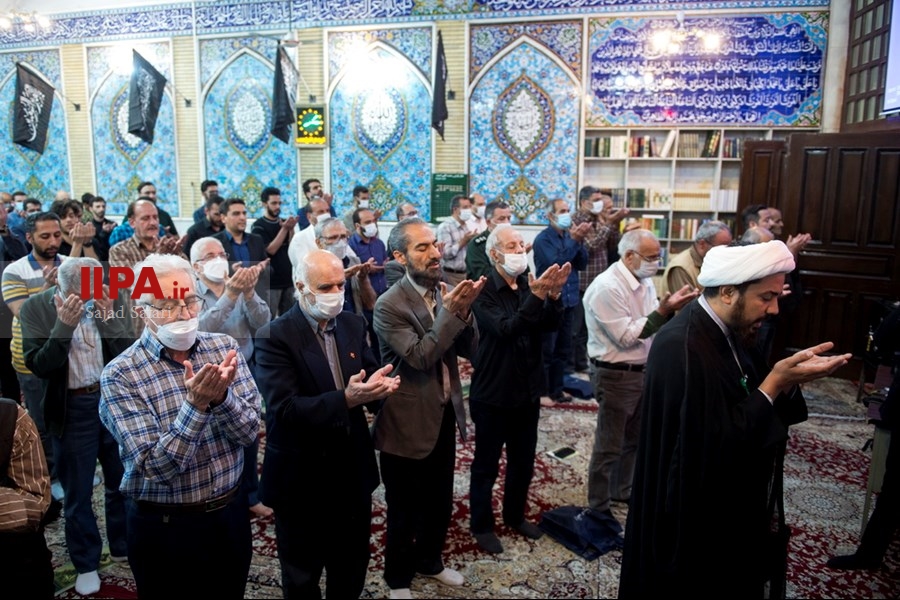   افطاری ساده در مسجد حضرت صاحب الزمان تهران