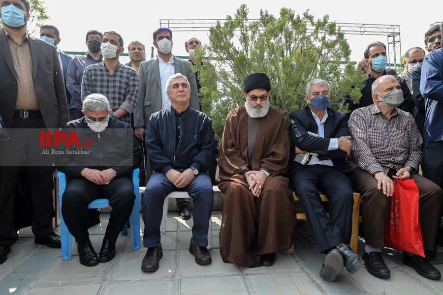  مراسم تشییع پیکر  زنده یاد نادر طالب‌زاده