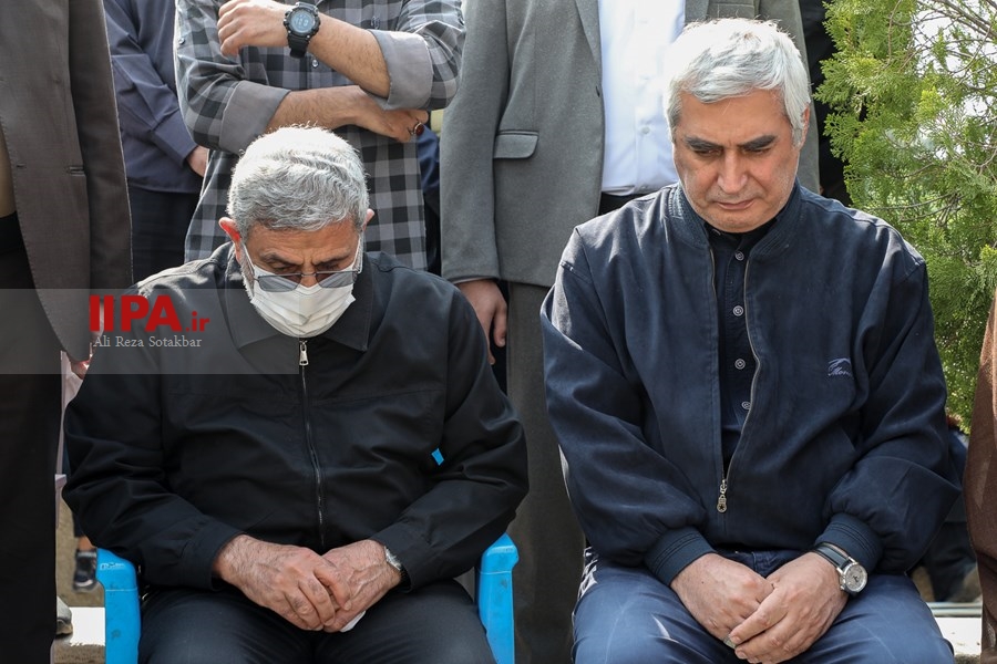   مراسم تشییع پیکر  زنده یاد نادر طالب‌زاده