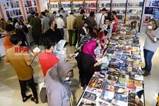   استقبال چشمگیر مردم از نمایشگاه بین المللی کتاب تهران