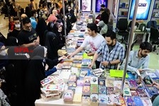   استقبال چشمگیر مردم از نمایشگاه بین المللی کتاب تهران