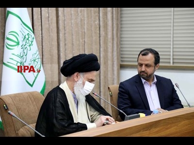 دیدار وزر ارقتصاد با اعضای شورای عالی جامعه مدرسین حوزه علمیه