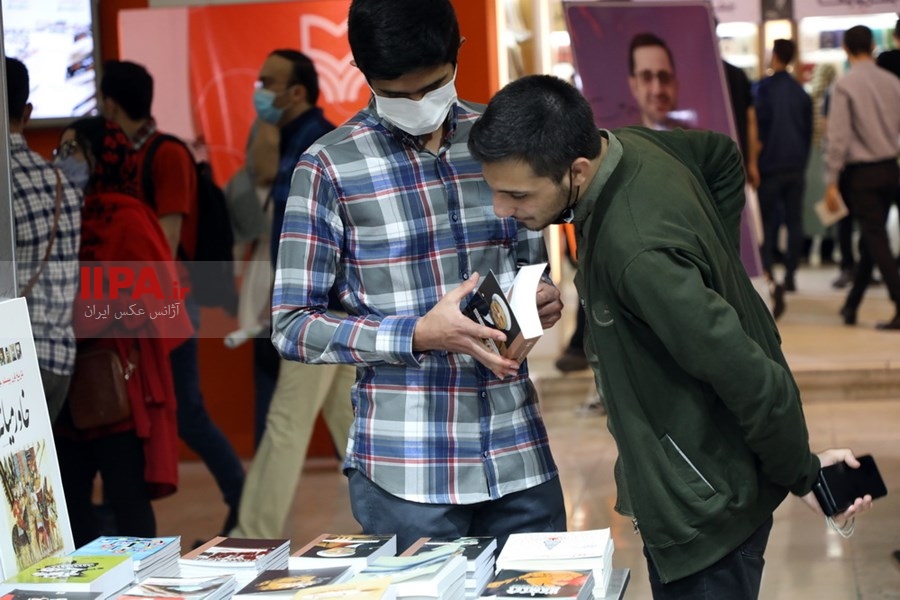   استقبال از غرفه« انتشارات ایران» در نمایشگاه کتاب 