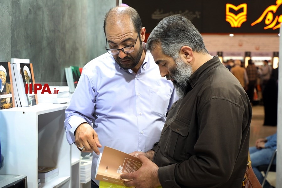   استقبال از غرفه« انتشارات ایران» در نمایشگاه کتاب 