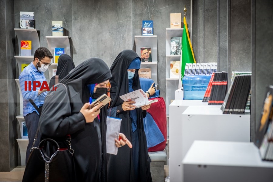   استقبال از غرفه« انتشارات ایران» در نمایشگاه کتاب 