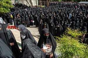 مراسم تشییع پیکر مرحوم آیت الله فاطمی‌نیا در دانشگاه تهران