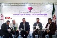   رونمایی از دو کتاب لبهٔ پرتگاه و ده سال با حافظ اسد
