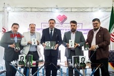   رونمایی از دو کتاب لبهٔ پرتگاه و ده سال با حافظ اسد