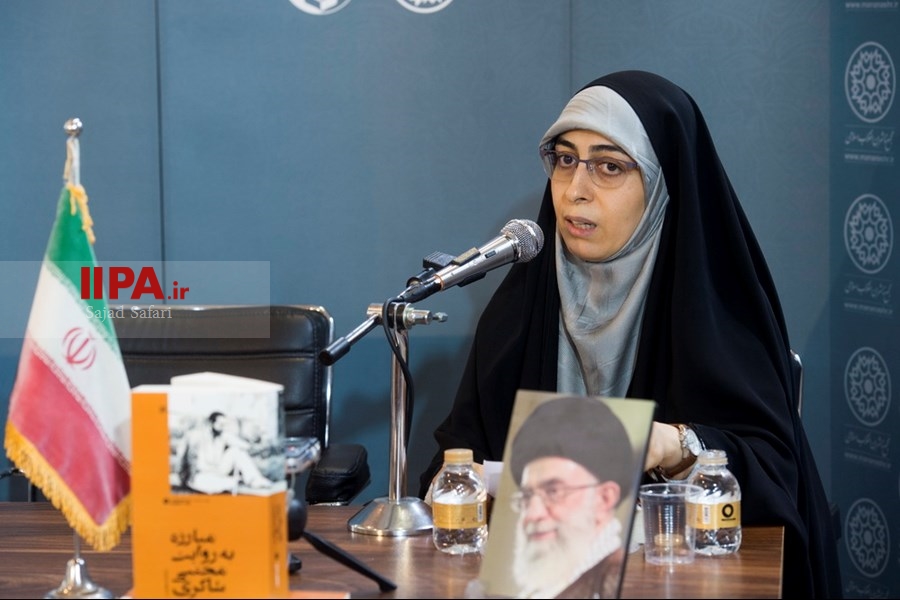   رونمایی از کتاب مبارزه به روایت مجتبی شاکری