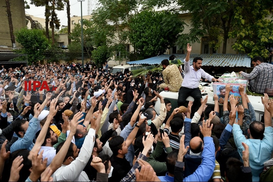    وداع با پیکر شهید صیاد خدایی