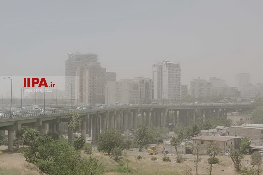   هجوم ریزگرد ها به آسمان تهران