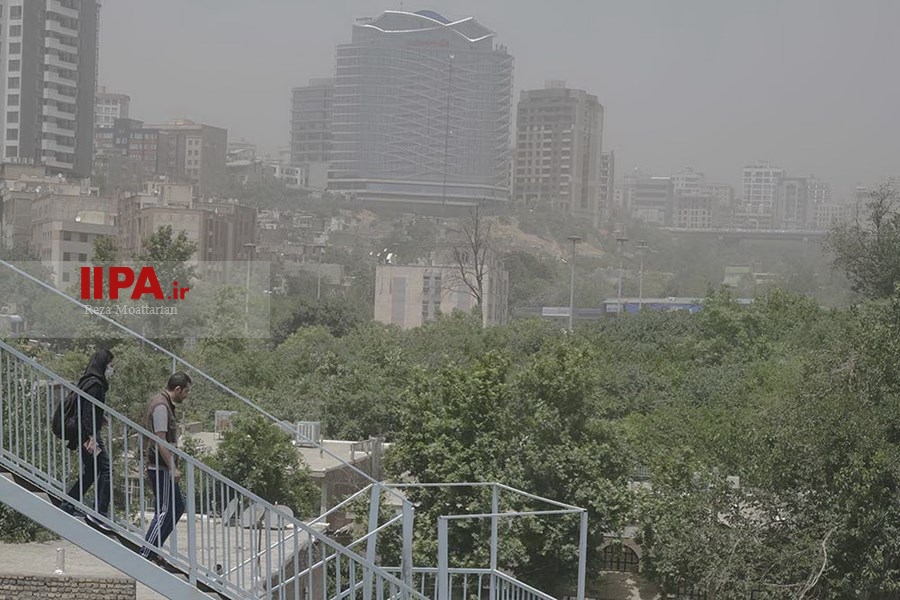  هجوم ریزگرد ها به آسمان تهران