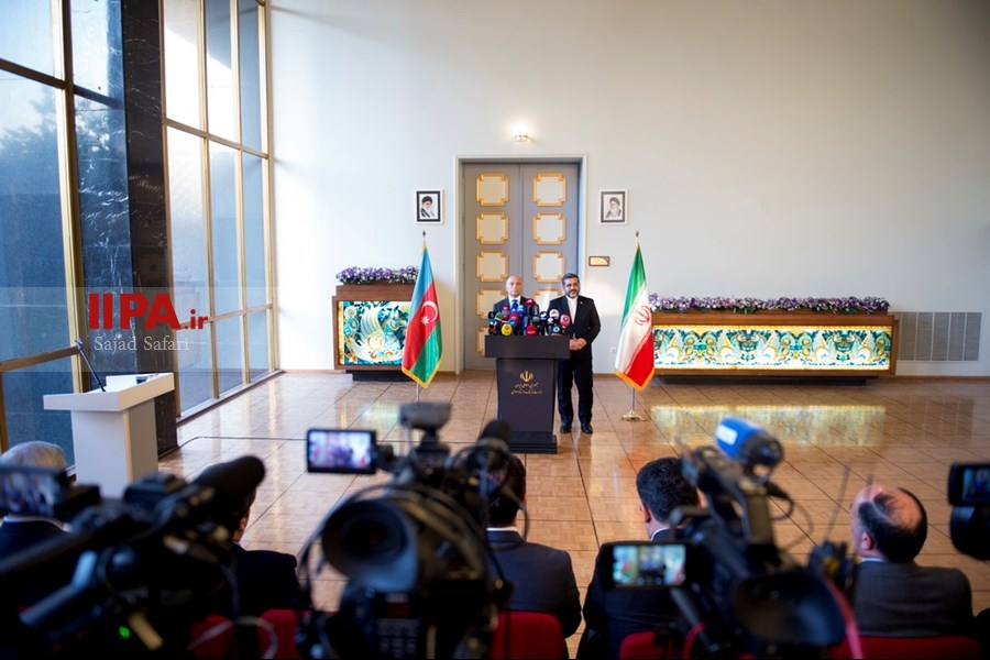   دیدار وزیر فرهنگ و ارشاد اسلامی ایران با وزیر فرهنگ جمهوری آذربایجان 