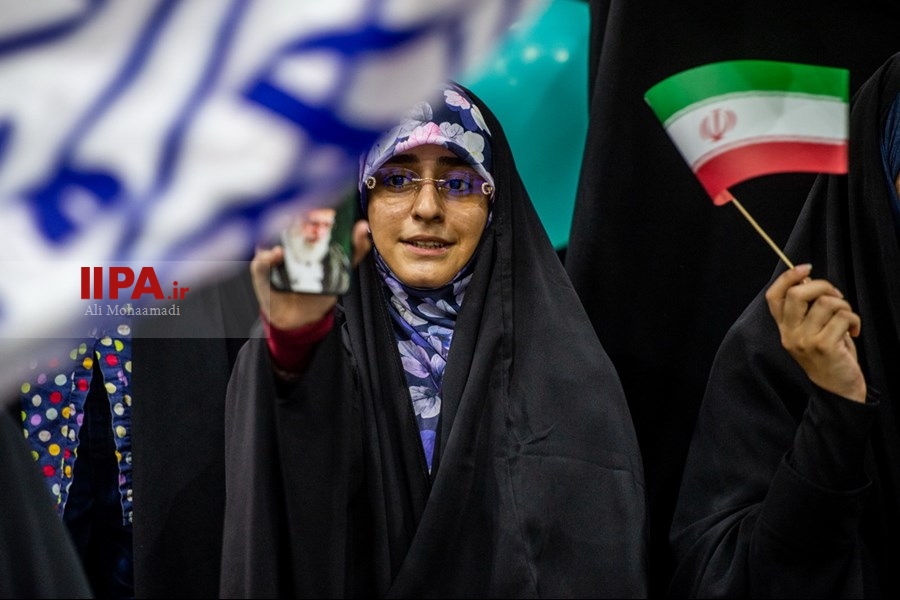   اجتماع دختران انقلاب