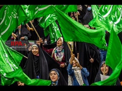 اجتماع دختران انقلاب