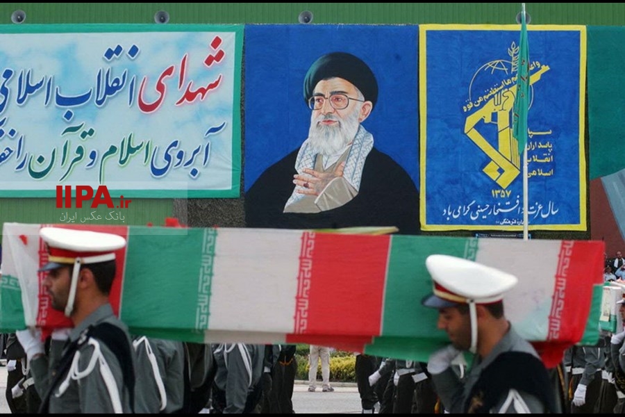   تشییع پیکر شهید عباس دوران و جمعی از شهدای جنگ تحمیلی سال 1381