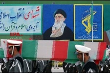   تشییع پیکر شهید عباس دوران و جمعی از شهدای جنگ تحمیلی سال 1381
