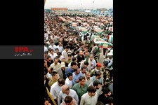   تشییع پیکر شهید عباس دوران و جمعی از شهدای جنگ تحمیلی سال 1381