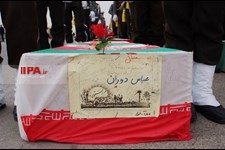   تشییع پیکر شهید عباس دوران و جمعی از شهدای جنگ تحمیلی مرداد 1381