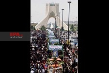   تشییع پیکر شهید عباس دوران و جمعی از شهدای جنگ تحمیلی مرداد 1381