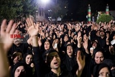   عزاداری مردم تهران در شب تاسوعا حسینی 