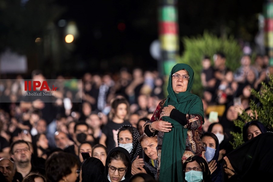   عزاداری مردم تهران در شب تاسوعا حسینی 