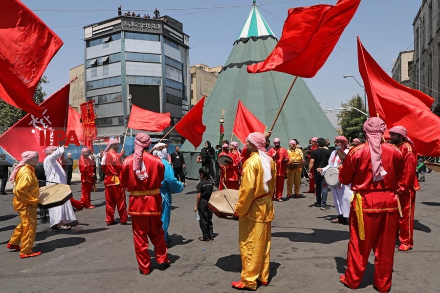   عزاداری و خیمه سوزان عاشورای حسینی - چهارراه گلوبندک