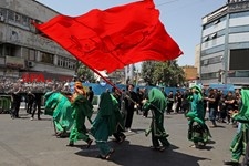   عزاداری و خیمه سوزان عاشورای حسینی - چهارراه گلوبندک
