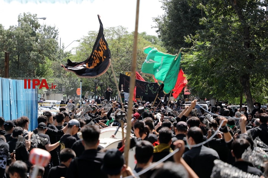  عزاداری و خیمه سوزان عاشورای حسینی - چهارراه گلوبندک