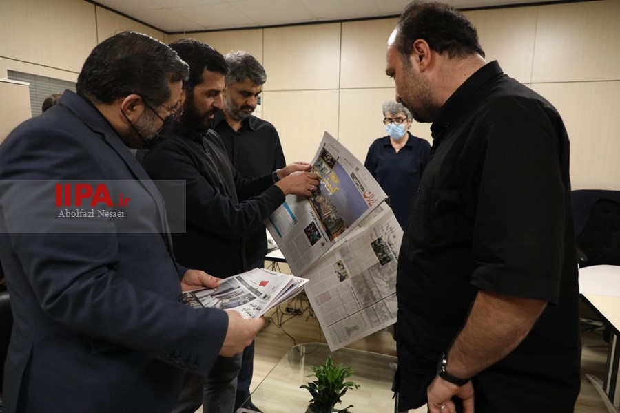   بازدید وزیرفرهنگ ارشاد اسلامی  از روزنامه ایران 