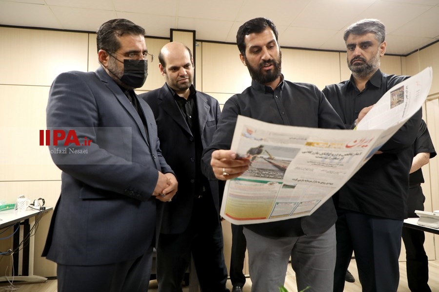   بازدید وزیرفرهنگ ارشاد اسلامی  از روزنامه ایران 