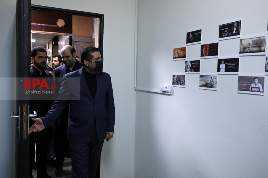   بازدید وزیرفرهنگ ارشاد اسلامی  از روزنامه ایران 