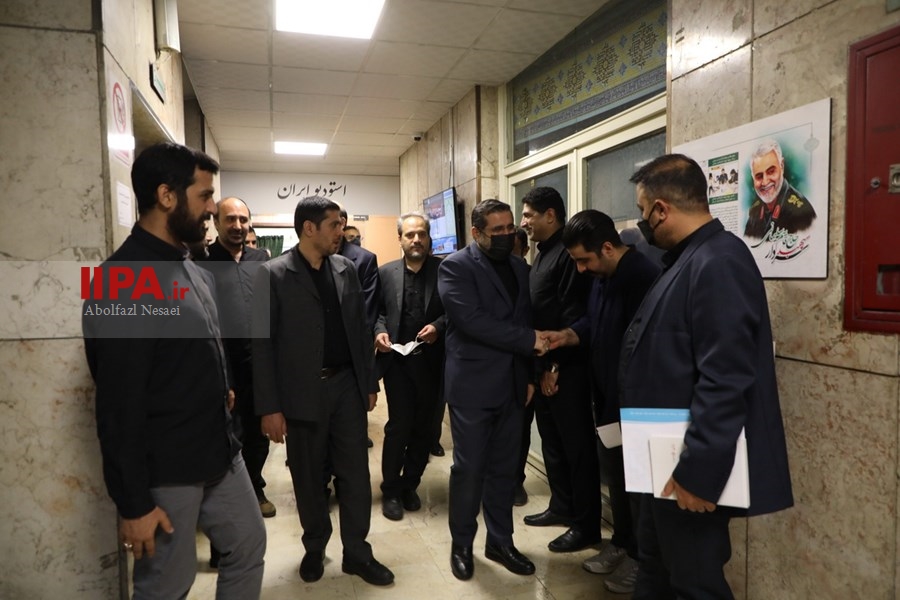   بازدید وزیرفرهنگ ارشاد اسلامی  از روزنامه ایران 