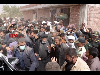 حضور آیت‌الله رئیسی در جمع مردم روستاهای «تنگ شاه عنبرآباد» و «کروچان جازموریان» در استان کرمان