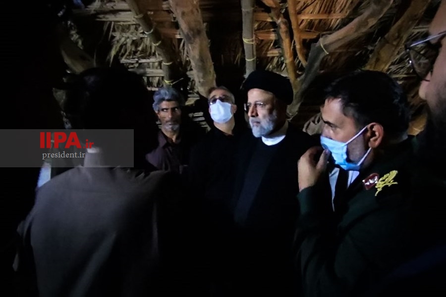   حضور آیت‌الله رئیسی در جمع مردم روستاهای «تنگ شاه عنبرآباد» و «کروچان جازموریان»