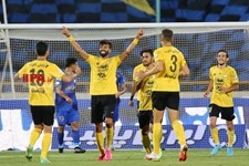   دیدار تیم های استقلال تهران و سپاهان اصفهان