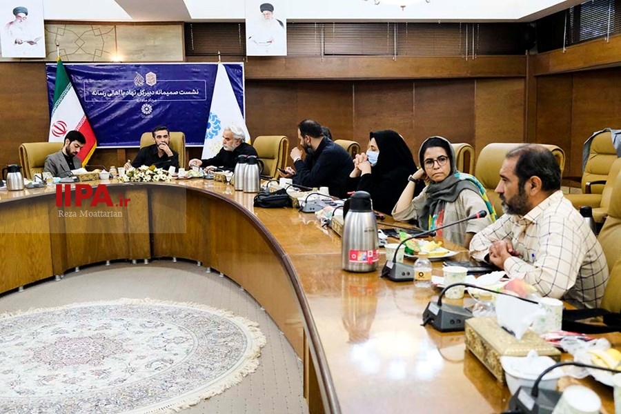   نشست  مهدی رمضانی دبیرکل نهاد کتابخانه های عمومی کشور