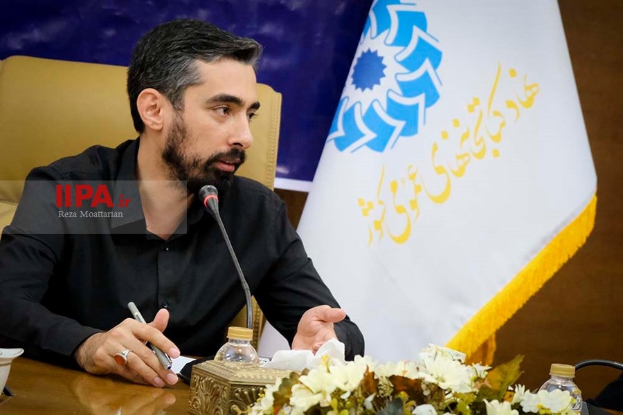   نشست  مهدی رمضانی دبیرکل نهاد کتابخانه های عمومی کشور