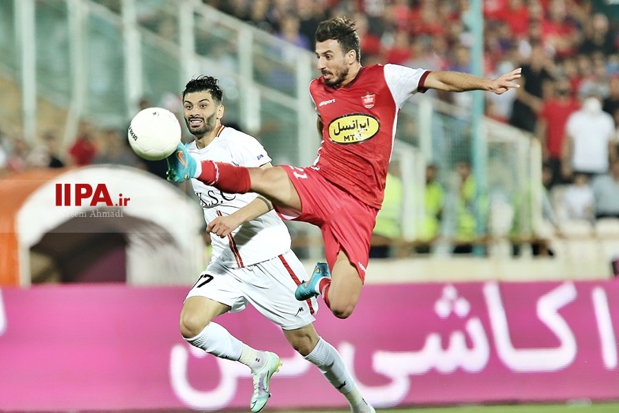   دیدار تیم‌های پرسپولیس و فولاد خوزستان