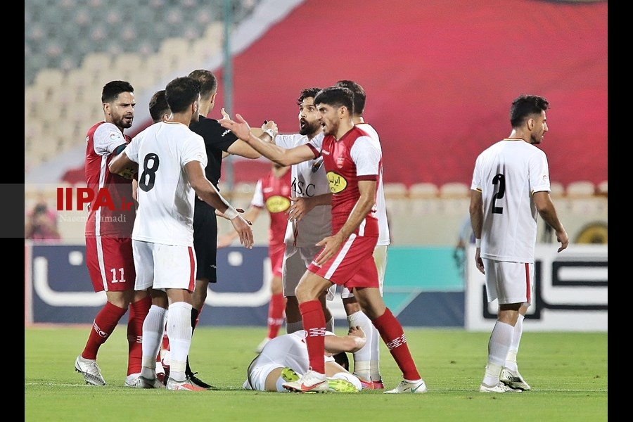   دیدار تیم‌های پرسپولیس و فولاد خوزستان