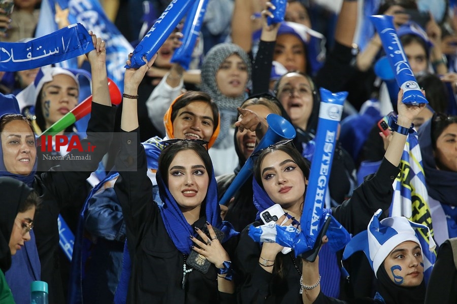   دیدار تیم های استقلال تهران و مس کرمان 