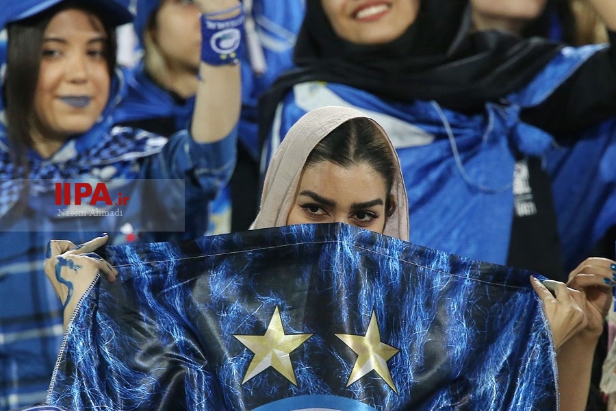   دیدار تیم های استقلال تهران و مس کرمان 