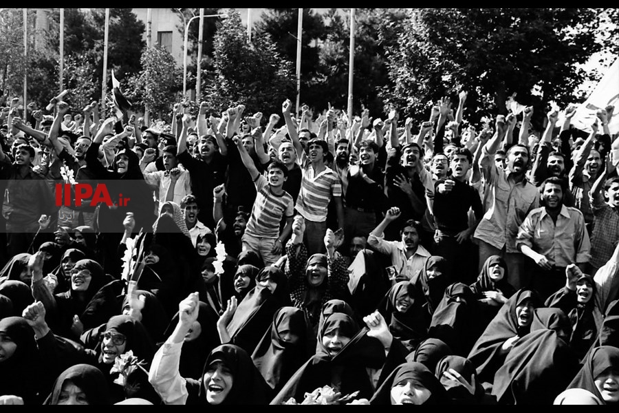   9 شهریور 1360 - تشییع و خاکسپاری پیکرهای شهیدان رجایی و باهنر