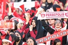   دیدار تیم‌های پرسپولیس و صنعت نفت آبادان