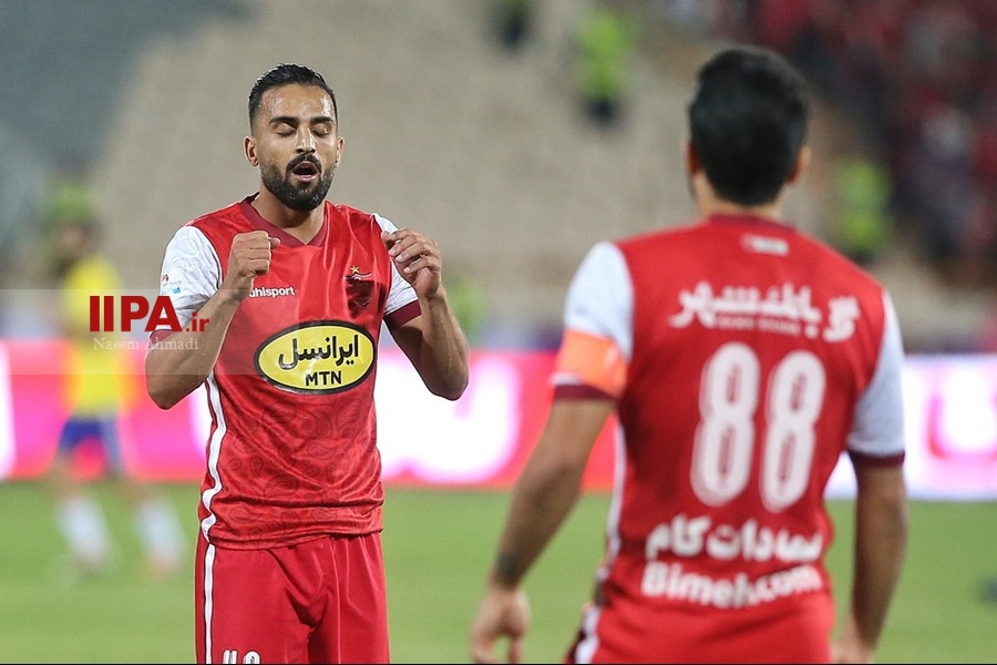  دیدار تیم‌های پرسپولیس و صنعت نفت آبادان